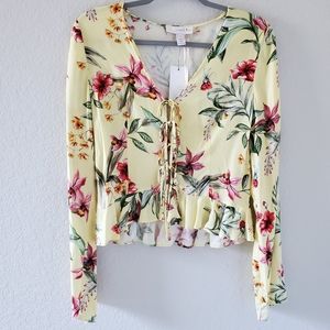 Scripted floral tie front crop peplum blouse NWT